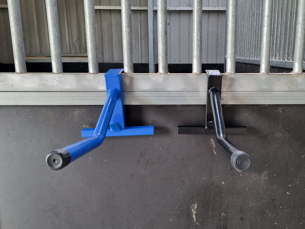 Equi-Essentials portable single arm saddle rack