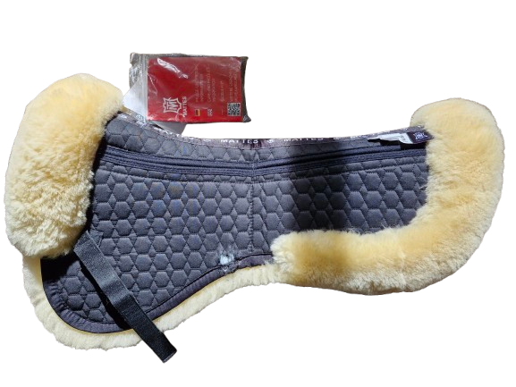 EA Mattes CLEARANCE correction half pad - slightly damaged - sheepskin dressage cut